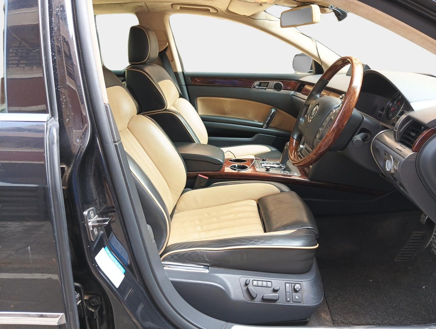 2012 Volkswagen Phaeton 3.6L, Petrol, Automatic, 56,443 km, interior