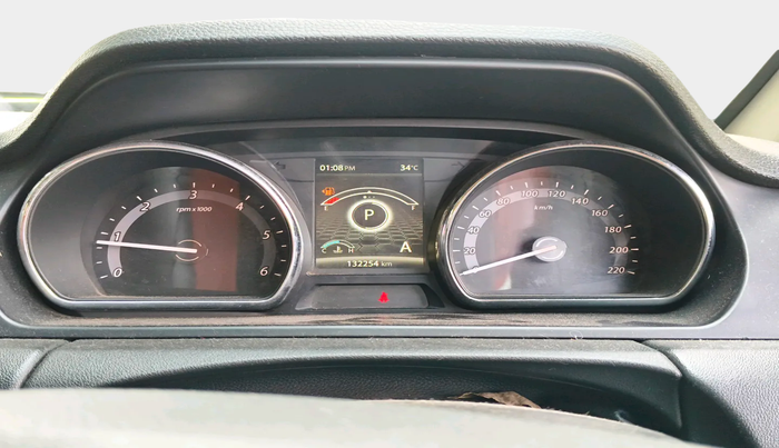 2017 Tata Hexa XMA 4X2 7 STR, Diesel, Automatic, 1,32,254 km, interior