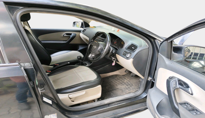 2014 Volkswagen Polo HIGHLINE1.2L, Petrol, Manual, 92,343 km, interior