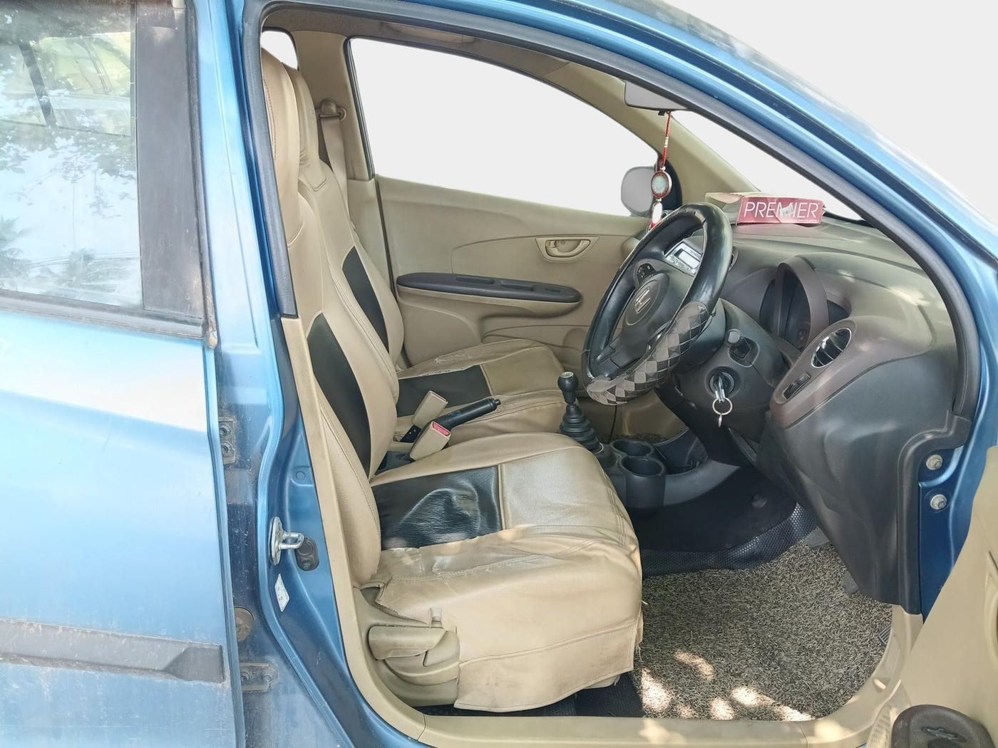 2014 Honda Amaze 1.5L I-DTEC S, Diesel, Manual, 1,80,882 km, interior