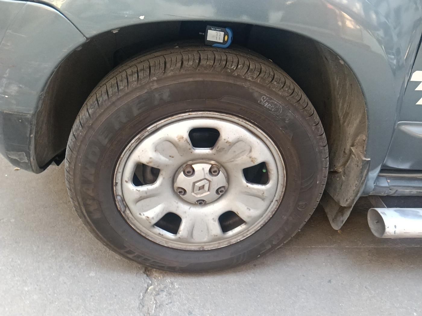 2014 Renault Duster 85 PS RXE DIESEL, Diesel, Manual, 1,07,506 km, tyre