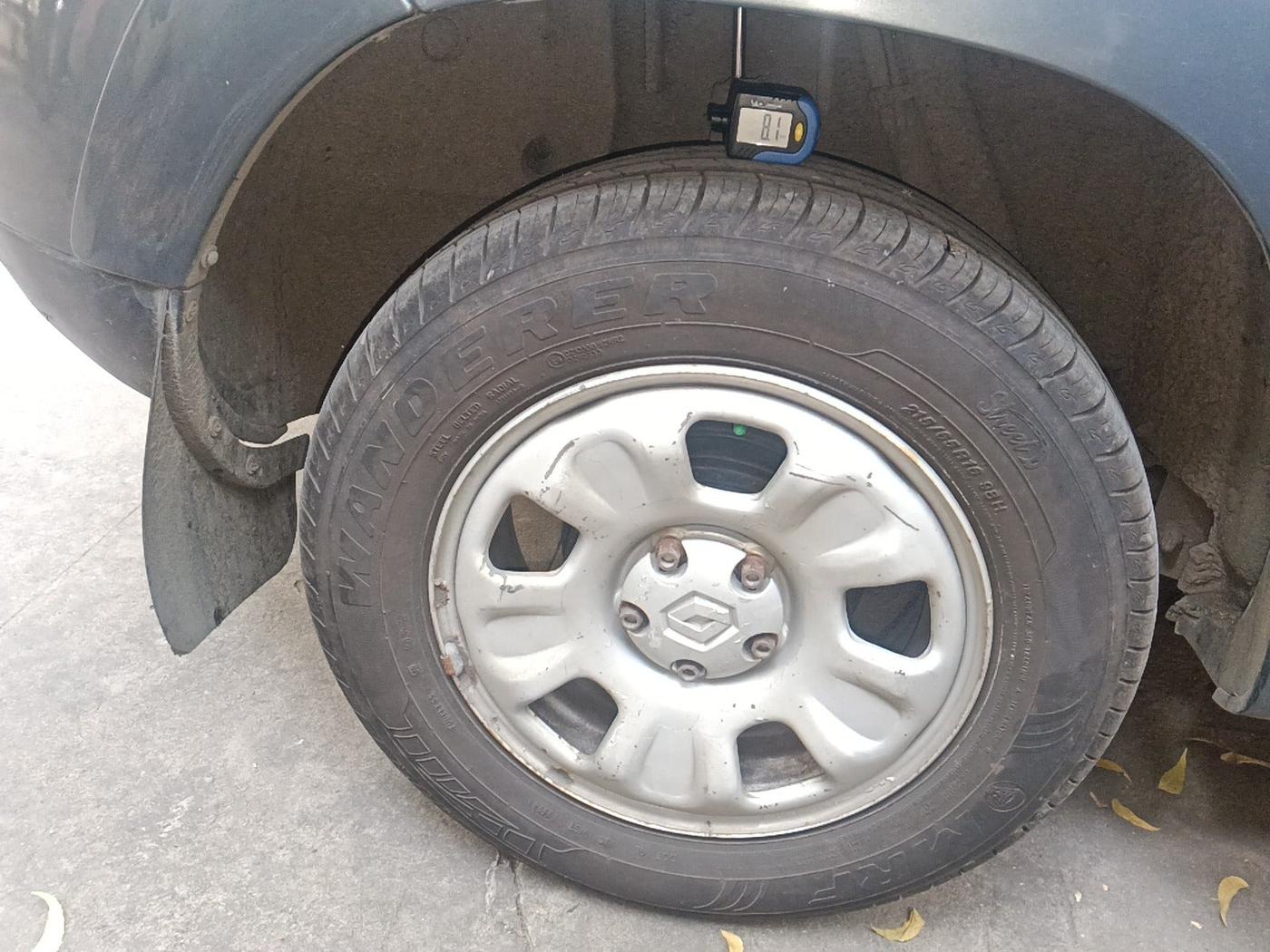 2014 Renault Duster 85 PS RXE DIESEL, Diesel, Manual, 1,07,506 km, tyre