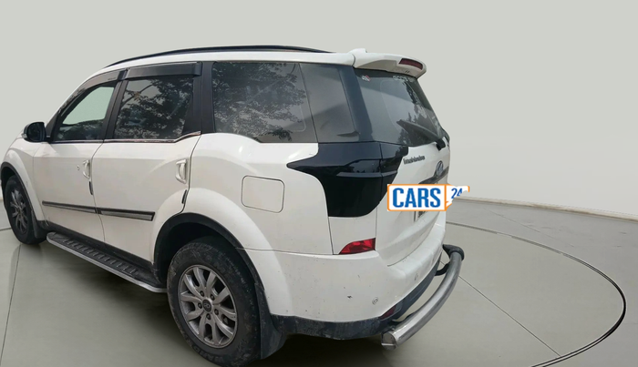 2018 Mahindra XUV500 W7, Diesel, Manual, 66,846 km, exterior