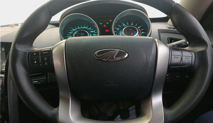 2018 Mahindra XUV500 W7, Diesel, Manual, 66,846 km, interior