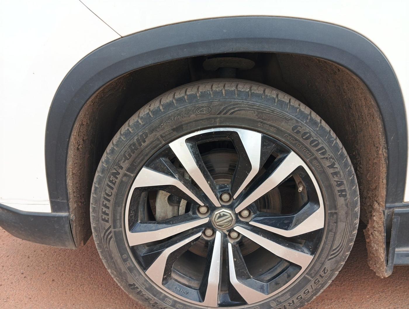2023 MG HECTOR PLUS SAVVY PRO 1.5 TURBO CVT 7 STR, Petrol, Automatic, 15,049 km, tyre