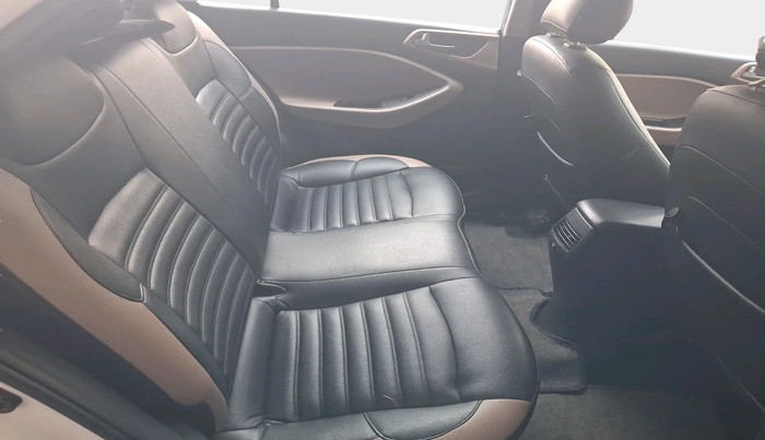 2017 Hyundai Elite i20 ASTA 1.2, Petrol, Manual, 28,196 km, interior