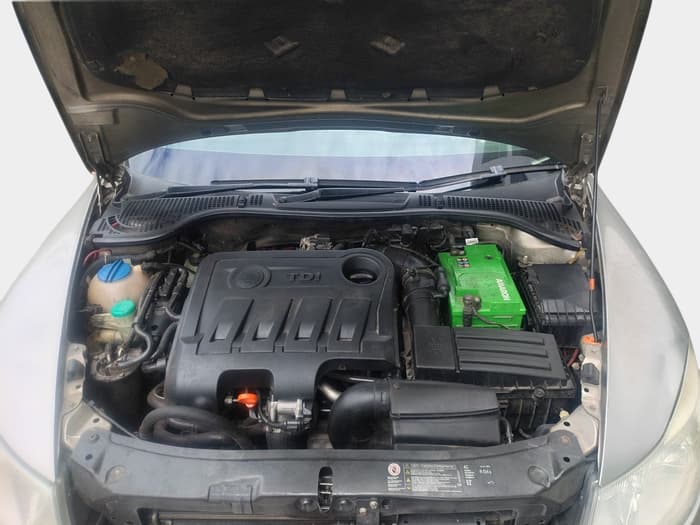 2011 Skoda Laura AMBITION 2.0 TDI CR AT, Diesel, Automatic, 1,54,297 km, exterior