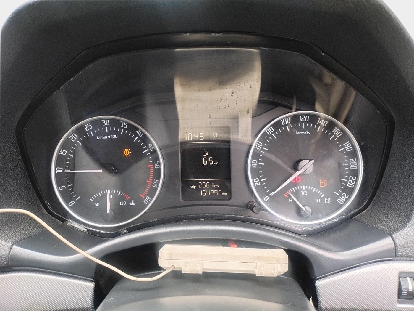 2011 Skoda Laura AMBITION 2.0 TDI CR AT, Diesel, Automatic, 1,54,297 km, interior