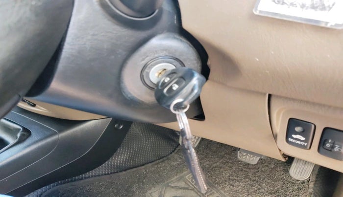 2015 Toyota Innova 2.5 GX 8 STR, Diesel, Manual, 1,45,000 km, interior