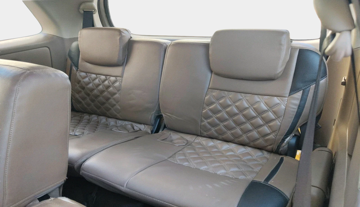 2015 Toyota Innova 2.5 GX 8 STR, Diesel, Manual, 1,45,000 km, interior