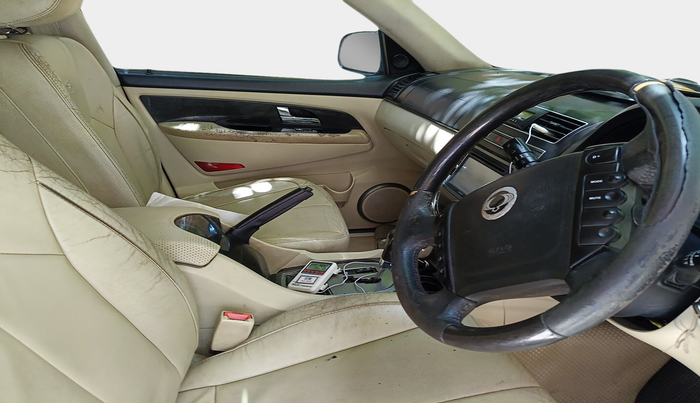 2013 Ssangyong Rexton RX7, Diesel, Automatic, 1,05,995 km, interior