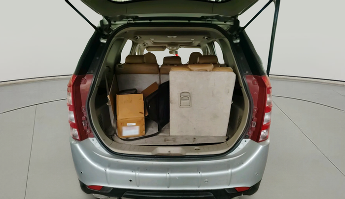 2015 Mahindra XUV500 W10, Diesel, Manual, 1,25,086 km, exterior