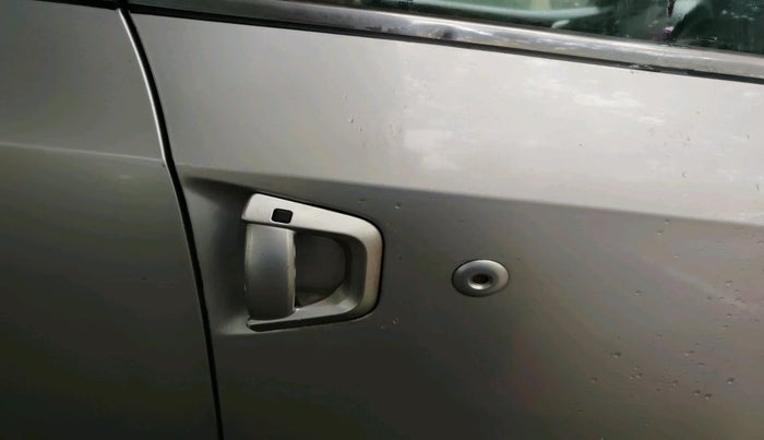 2015 Mahindra XUV500 W10, Diesel, Manual, 1,25,086 km, interior