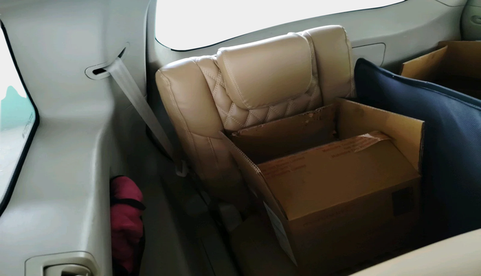 2015 Mahindra XUV500 W10, Diesel, Manual, 1,25,086 km, interior