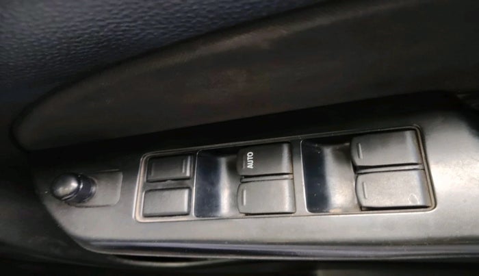 2012 Maruti Swift VDI, Diesel, Manual, 2,39,723 km, interior