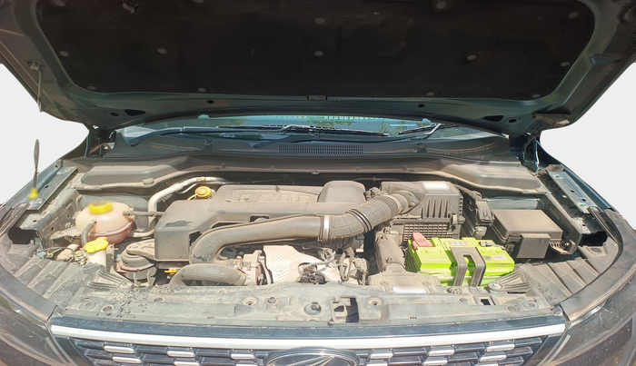 2020 Mahindra XUV300 W6 1.5 DIESEL AMT, Diesel, Automatic, 44,949 km, exterior