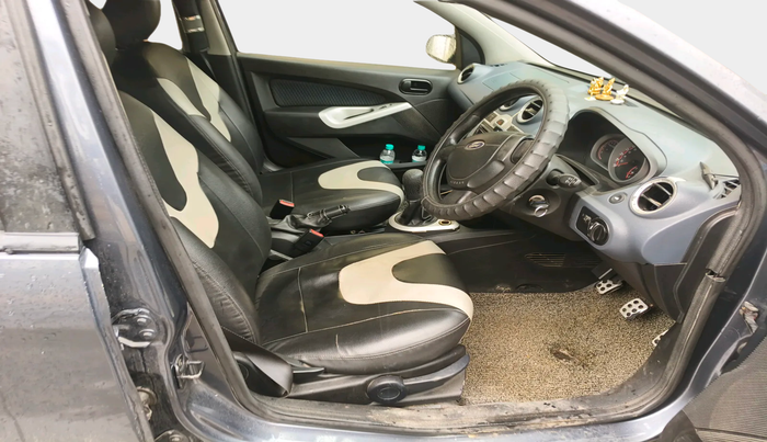 2012 Ford Figo TITANIUM 1.4 DIESEL, Diesel, Manual, 1,72,000 km, interior