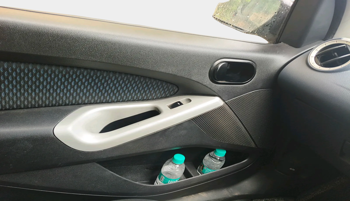 2012 Ford Figo TITANIUM 1.4 DIESEL, Diesel, Manual, 1,72,000 km, interior