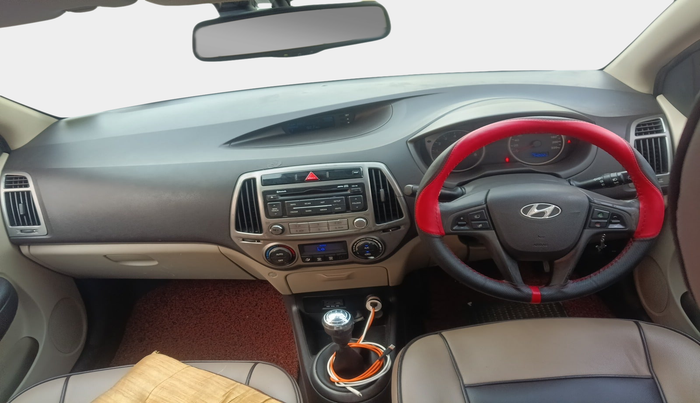 2013 Hyundai i20 SPORTZ 1.2, Petrol, Manual, 74,206 km, interior