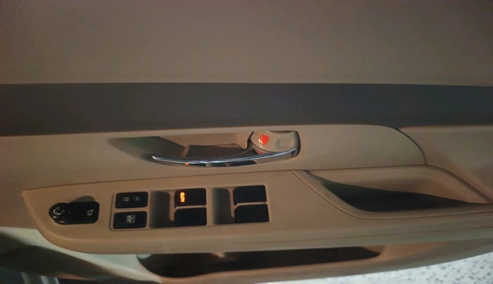 2023 Maruti Ertiga   VXI (O) CNG, Petrol, Manual, 1,28,076 km, interior