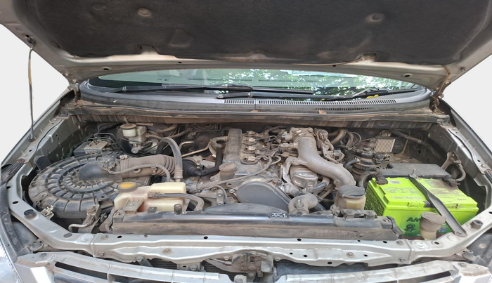 2011 Toyota Innova V 2.5 7 STR, Diesel, Manual, 1,36,959 km, exterior