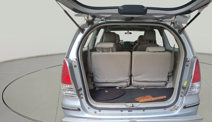 2011 Toyota Innova V 2.5 7 STR, Diesel, Manual, 1,36,959 km, exterior
