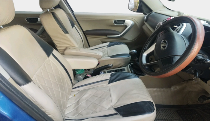 2016 Mahindra TUV300 T8, Diesel, Manual, 64,869 km, interior