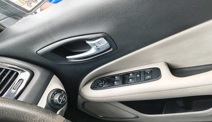 2020 Jeep Compass LONGITUDE PLUS 2.0 DIESEL, Diesel, Manual, 1,26,479 km, interior