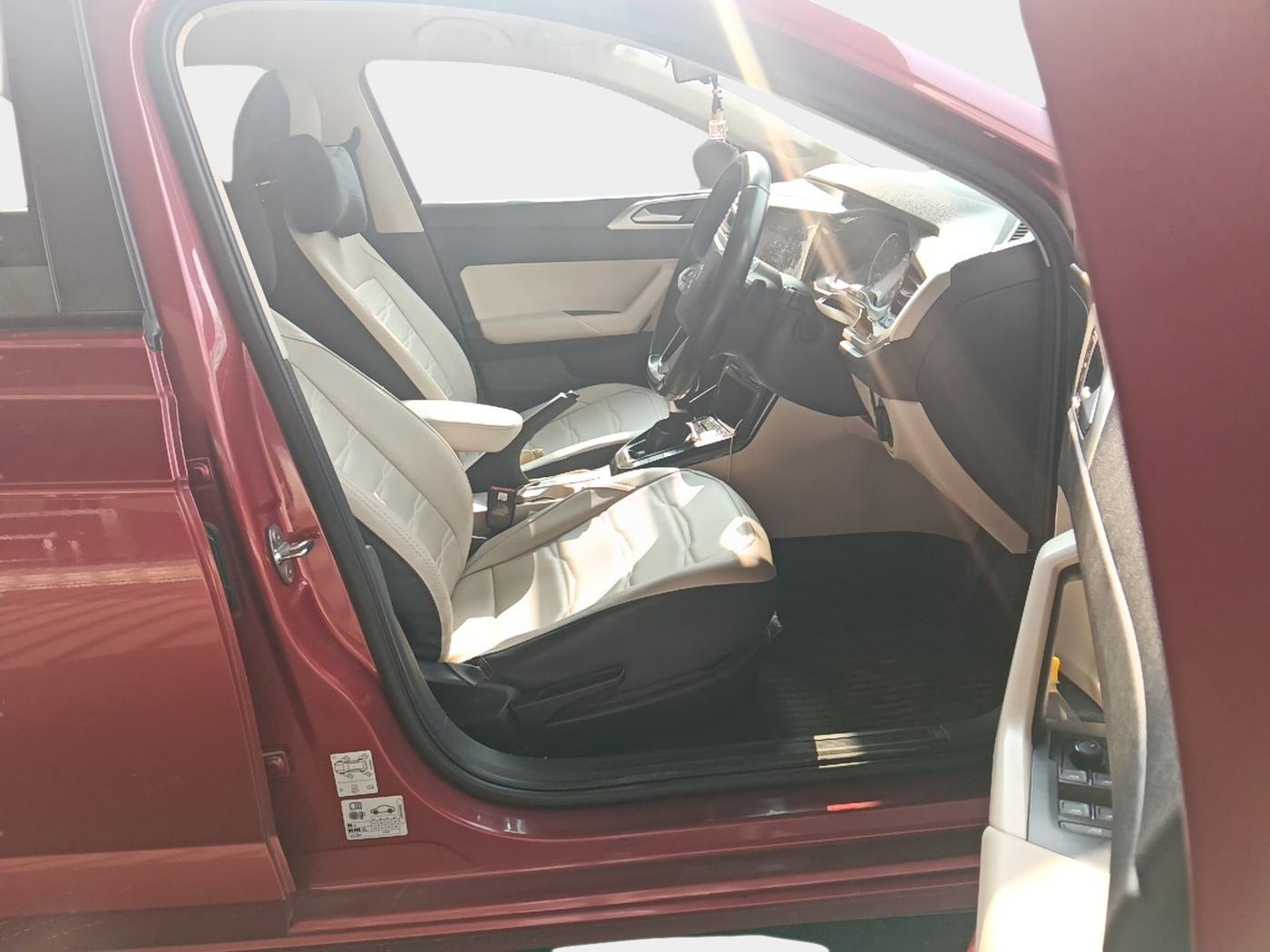 2022 Volkswagen VIRTUS HIGHLINE TSI 1.0 AT, Petrol, Automatic, 34,819 km, interior