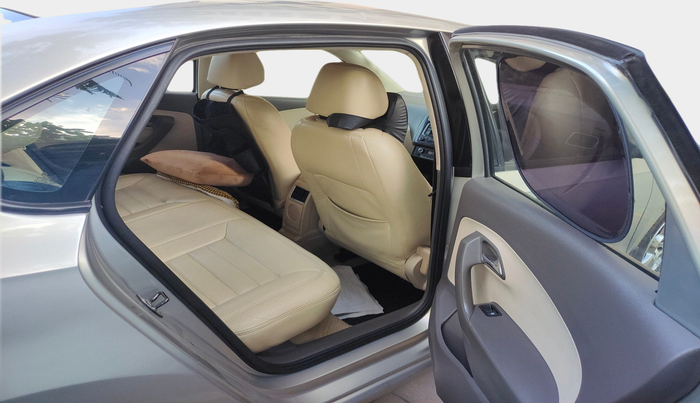 2014 Volkswagen Vento HIGHLINE DIESEL 1.6, Diesel, Manual, 2,00,035 km, interior