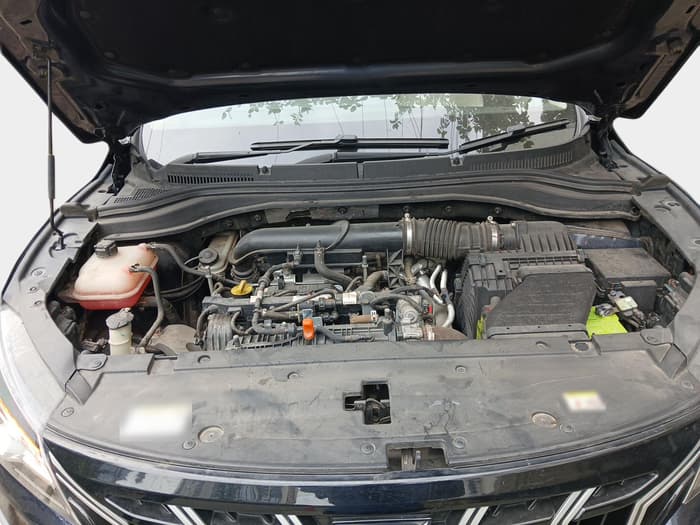 2022 Mahindra XUV700 AX 5 P MT 7 STR, Petrol, Manual, 46,158 km, exterior