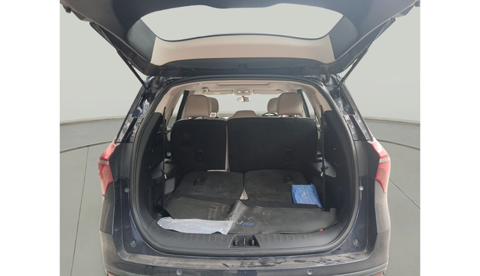 2022 Mahindra XUV700 AX 5 P MT 7 STR, Petrol, Manual, 46,158 km, exterior