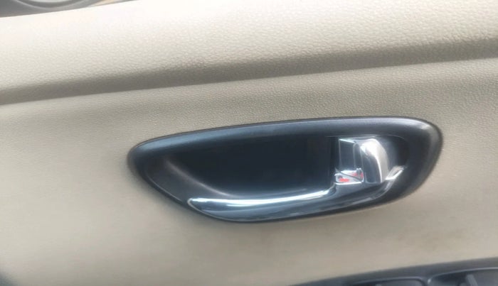 2013 Hyundai i10 MAGNA 1.2, Petrol, Manual, 62,421 km, interior