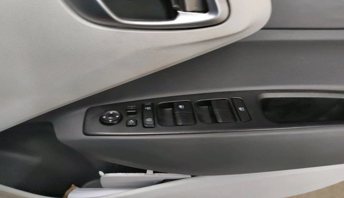 2020 Hyundai GRAND I10 NIOS SPORTZ 1.2 KAPPA VTVT, Petrol, Manual, 68,093 km, interior