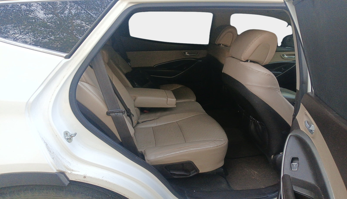 2016 Hyundai Santa Fe 2 WD AT, Diesel, Automatic, 79,959 km, interior