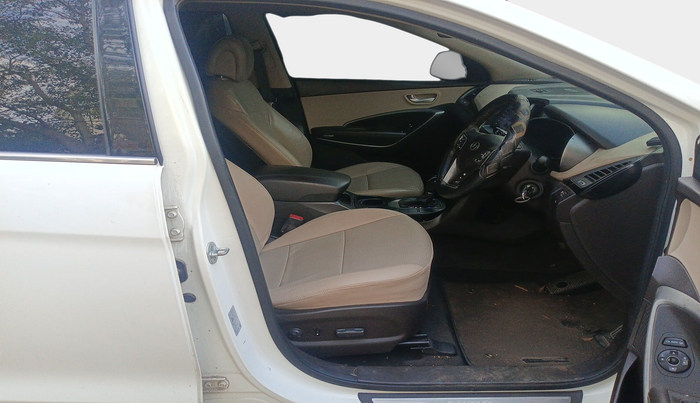 2016 Hyundai Santa Fe 2 WD AT, Diesel, Automatic, 79,959 km, interior