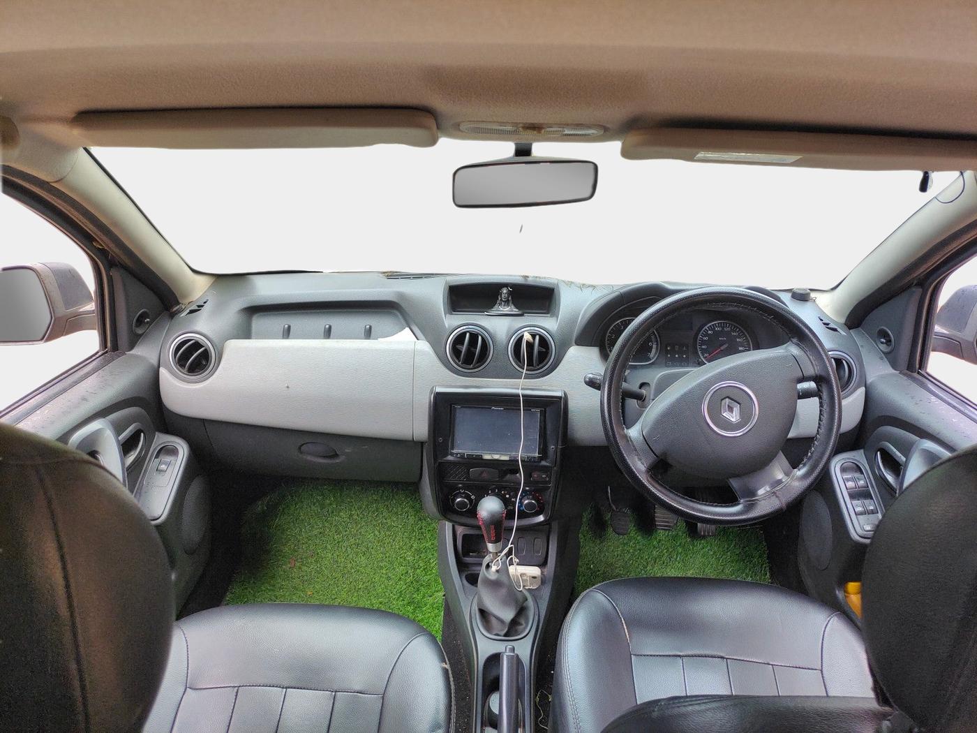 2013 Renault Duster 85 PS RXE DIESEL, Diesel, Manual, 1,14,004 km, interior