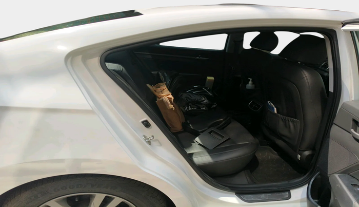 2017 Hyundai New Elantra 2.0 SX(O) AT PETROL, Petrol, Automatic, 54,914 km, interior
