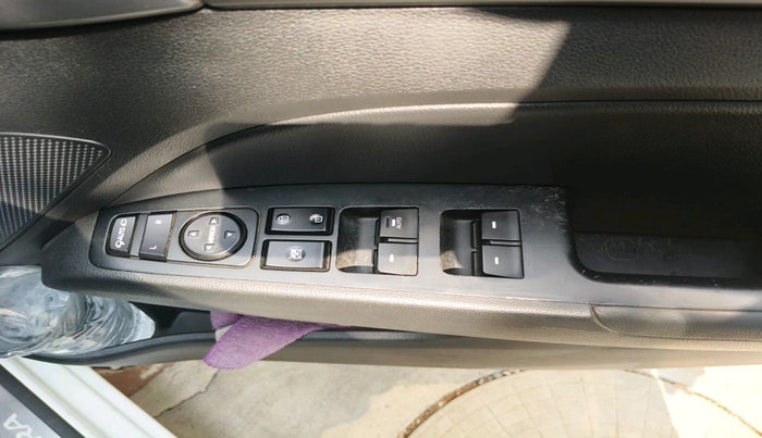 2017 Hyundai New Elantra 2.0 SX(O) AT PETROL, Petrol, Automatic, 54,914 km, interior