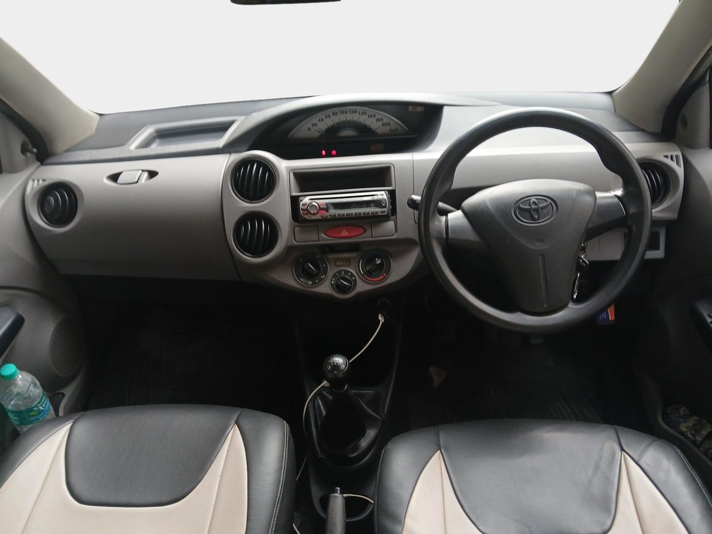 2011 Toyota Etios G, Petrol, Manual, 76,878 km, interior