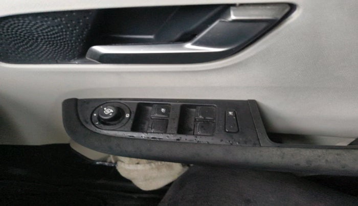 2023 Tata ALTROZ XZ PETROL, Petrol, Manual, 15,659 km, interior