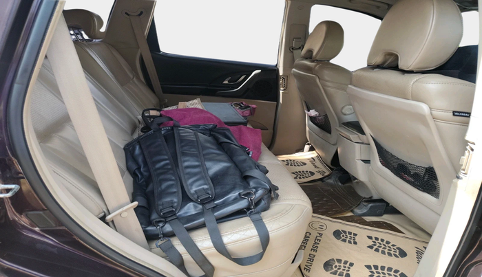 2015 Mahindra XUV500 W10, Diesel, Manual, 1,34,741 km, interior