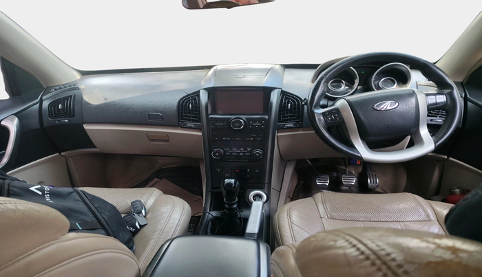 2015 Mahindra XUV500 W10, Diesel, Manual, 1,34,741 km, interior