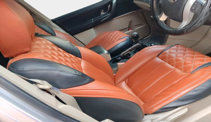 2015 Mahindra XUV500 W8, Diesel, Manual, 75,980 km, interior