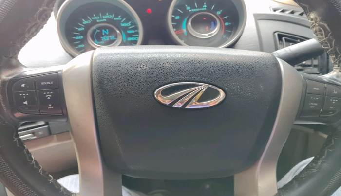 2015 Mahindra XUV500 W8, Diesel, Manual, 75,980 km, interior