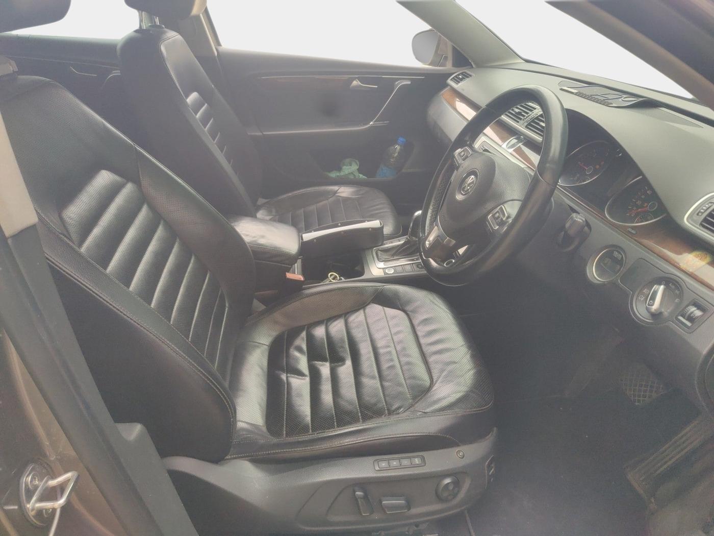 2011 Volkswagen Passat 2.0 PD DSG, Diesel, Automatic, 1,85,856 km, interior