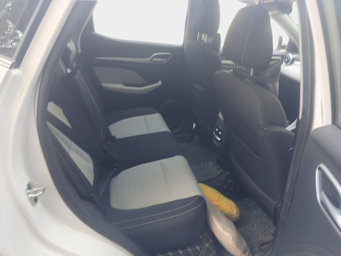 2024 MG ASTOR Select 1.5 MT (Ivory), Petrol, Manual, 7,767 km, interior