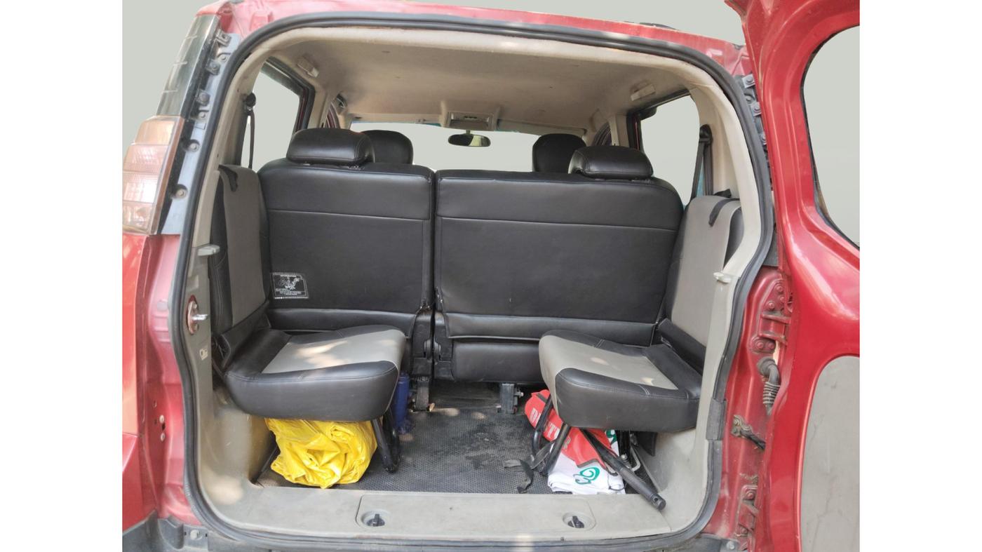2016 Mahindra NUVOSPORT N8, Diesel, Manual, 1,04,677 km, exterior