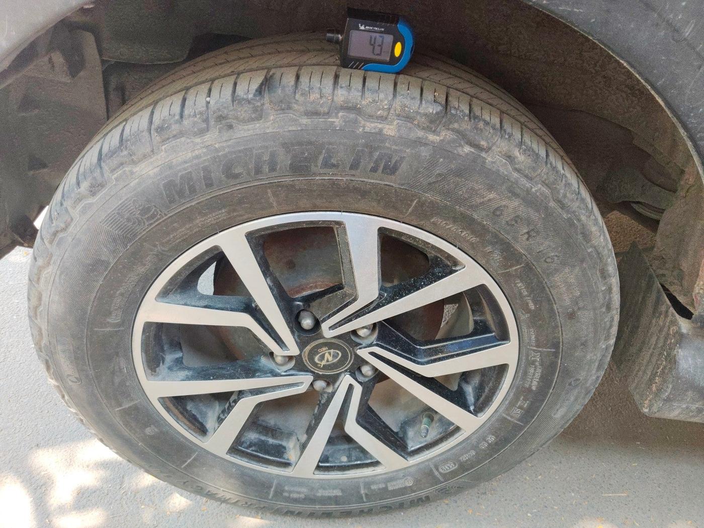 2016 Mahindra NUVOSPORT N8, Diesel, Manual, 1,04,677 km, tyre