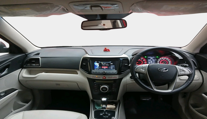 2022 Mahindra XUV300 W8 (O) 1.2 PETROL AMT, Petrol, Automatic, 7,982 km, interior